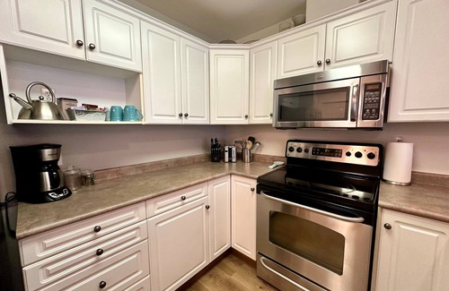 Sicamous Condo | Riverside Revive Condo w/Boat Slip, Outdoor Pool & Hot Tub, Cozy Outdoor Patio