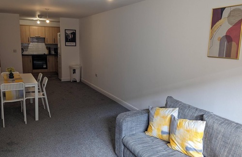 Greenhithe Apartment | Riverside Stay Near London Great Value