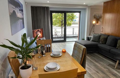 North West Apartment | Riverside West End Apartment