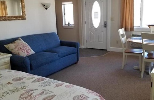 Edgecomb Apartment | Riverside with balcony Sheepscot Harbour Vacation Club Studio #215