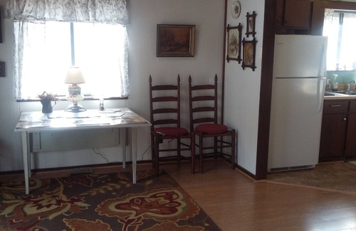 Hood House | Riversong Chalet- Social Distancing at Its Finest!