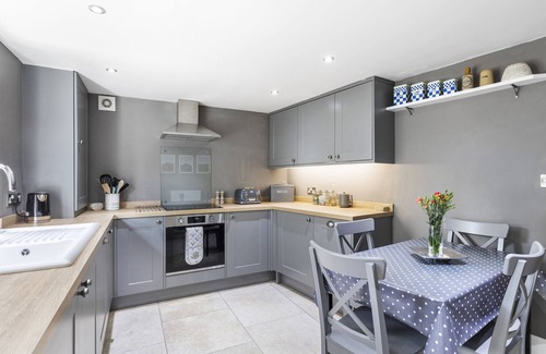 Eshton Cottage | RIVERSTONE COTTAGE, family friendly, with open fire in Gargrave