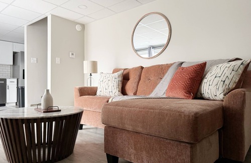 Newburgh Apartment | RiverStone Retreat C