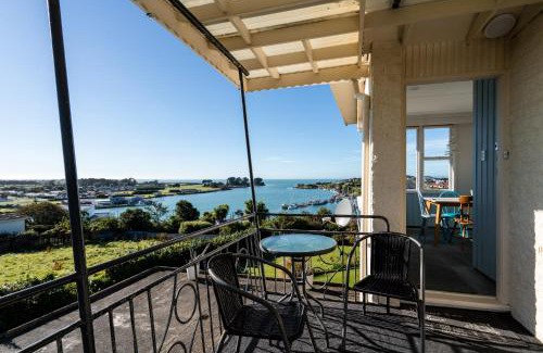 Riverton House | Riverton Views