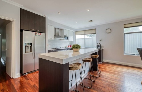 Rivervale House | Rivervale Retreat Spacious Family Living