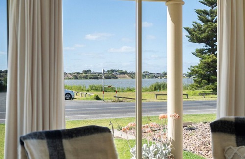 Goolwa House | RiverView - Absolute Water Frontage