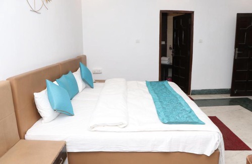 Mayapur Bed & Breakfast | Riverview Boutique Hotel & Restaurant