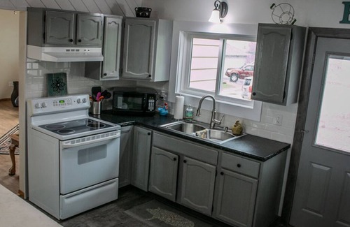Brownsville House | Riverview Getaways (only 13 miles to La Crosse WI or Iowa border)