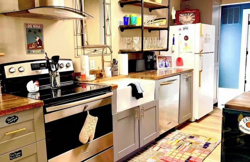 Noblesville House | Riverwood Rest Stop next to Ruoff, Koteewi & Grand Park