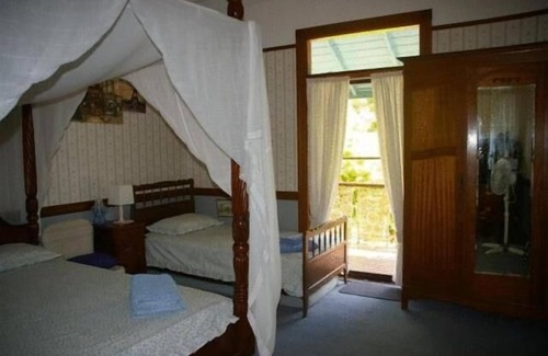 Gilston Bed & Breakfast | Riviera Bed and Breakfast
