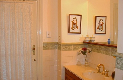 Gilston Bed & Breakfast | Riviera Bed and Breakfast