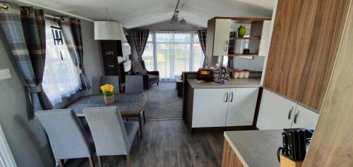 Tattershall House | RJ Luxury Caravan Hire With Hot Tub
