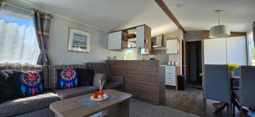 Tattershall House | RJ Luxury Caravan Hire With Hot Tub