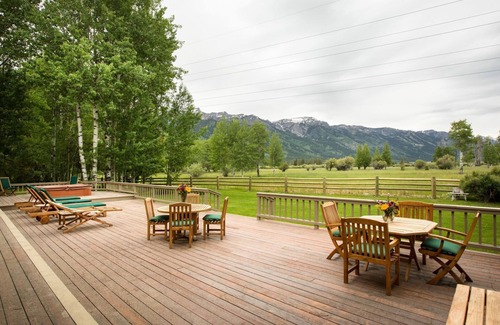 Moose Wilson Road House | RMR: Mallory House in The Aspens/Wilson,WY