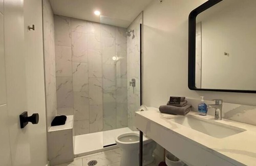 Clairmont Apartment | RNDup Urban Lofts Exec Single Room Modern and Trendy!