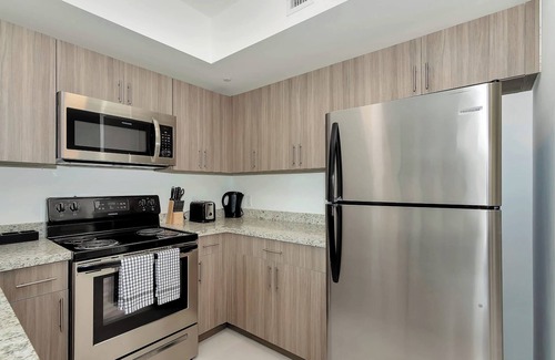 Coral Way Apartment | Roami at Grove 27 | Coconut Grove | 1BR #08