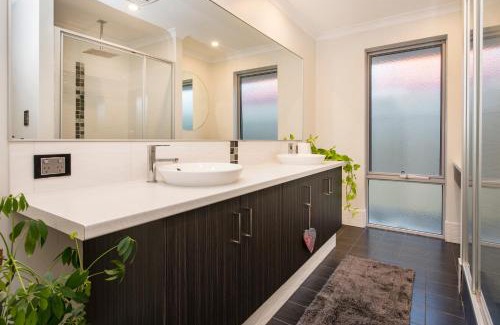 Dunsborough House | Roanoke Retreat