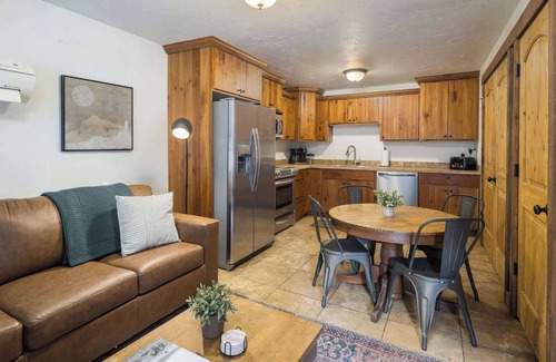 Moab South Valley Apartment | Robbers Lair - Hideout at the Rim