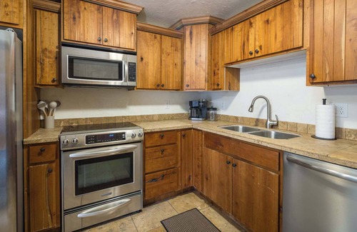 Moab South Valley Apartment | Robbers Lair - Hideout at the Rim