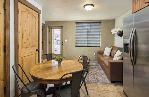 Moab South Valley Apartment | Robbers Lair - Hideout at the Rim