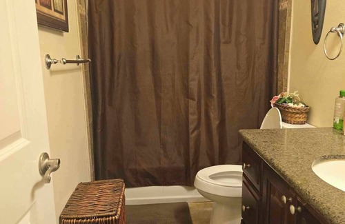 Wailuku Hostel | Robbins Estate