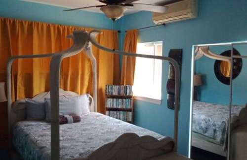 Wailuku Hostel | Robbins Estate