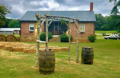 Wingina House | Robbins Nest Farm a Private Retreat Offering Secluded Luxury on the James River