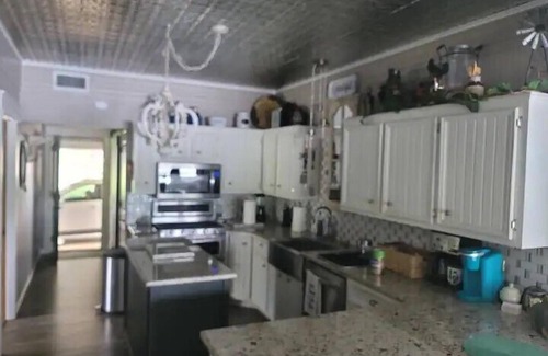 South Toledo Bend House | Robbins Nest Toledo Bend, Waterfront Getaway - Lakeside is best at the Robbins Nest!