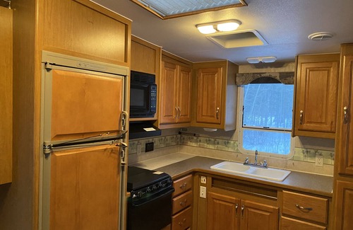 Clear Lake House | Robin - Camper at Sunset Bay