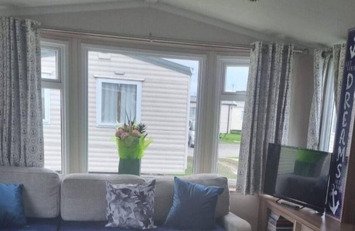 Gwaenysgor Near Prestatyn House | Robin hood rhyl, dog friendly, wifi, decking