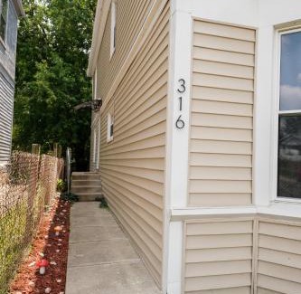 Hamilton Apartment | Robin's Nest - Miami U, Weddings or Spooky Nook!