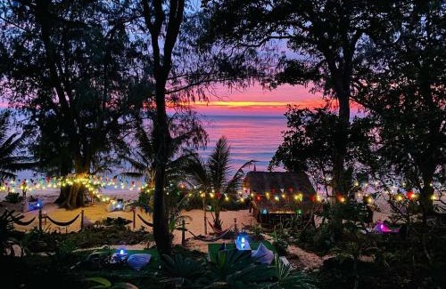 Koh Rong Sanloem Hostel | Robinson Bungalows