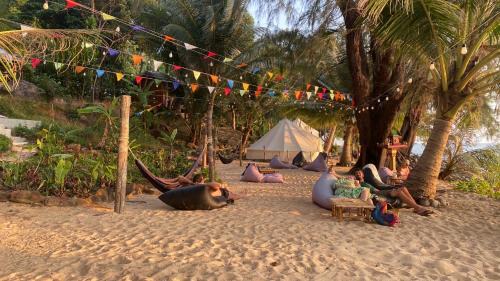 Koh Rong Sanloem Hostel | Robinson Bungalows