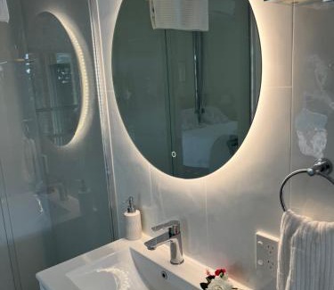 Tewantin Bed & Breakfast | Robyn's Nest - Bed and Breakfast