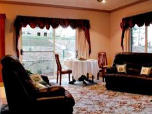 Merimbula House | Robyn's Nest Lakeside Resort