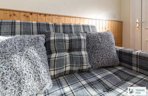 Rocester House | Rocester Rest close to Alton Towers & JCB, Netflix