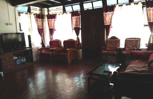 Kakabe House | Rock Hills Estate Home Stay