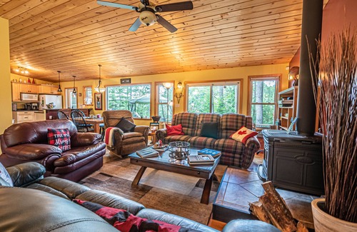 Bancroft Cottage | Rock Lake House Lakefront Retreat