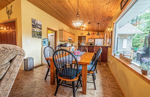 Bancroft Cottage | Rock Lake House Lakefront Retreat