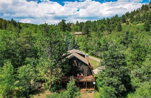 Pleasant Park Corridor Cabin | Rock Mountain View, wrap around deck beautifully secluded.