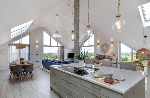 Little Petherick House | Rock View - Six Bedroom House, Sleeps 12