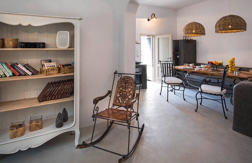 Emporio Villa | Rock Villa Legend: Modern Comfort in Timeless Caves/3BR