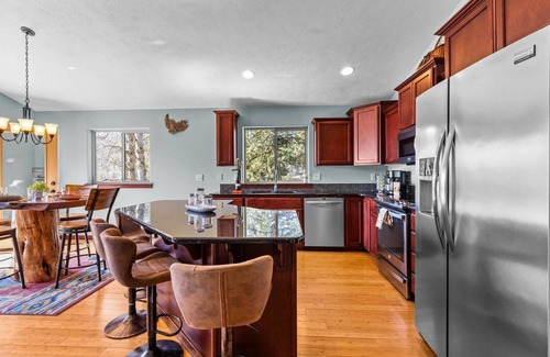 Coeur d'Alene House | Rockford Bay Bliss – Pet-Friendly Home w/Lake View, Fire Pit, Deck, BBQ, Near Marina & Shooters Bar