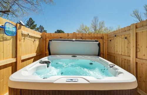 West Colorado Springs House | Rockies Royale Modern & Bright Outdoors Fun