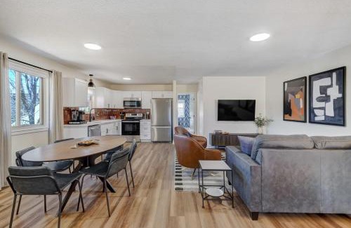 West Colorado Springs House | Rockies Royale Modern & Bright Outdoors Fun