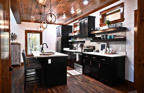 Octavia Cabin | Rockin Robin-TRUE SECLUSION-Paved Roads-Boat Ramp 1/2 mile-ATV'S Welcome-2 Suites