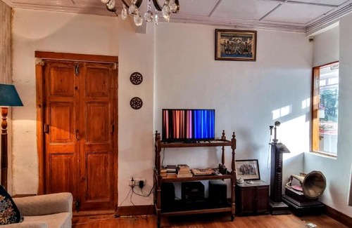 Bemloi House | Rockpoint - Mall Road Serviced Homes