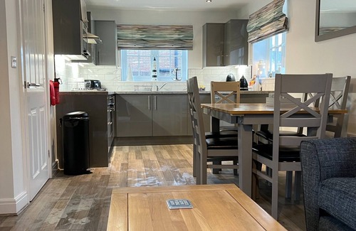 Filey Cottage | Rockpool Cottage, The Bay, 3 Bedroom, Sleeps 6, Leisure centre Dog friendly Wifi