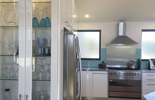 Gnarabup House | “ROCKPOOL” Holiday Beach House Margaret River (8 min walk to beach)