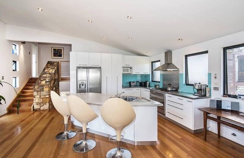 Gnarabup House | “ROCKPOOL” Holiday Beach House Margaret River (8 min walk to beach)